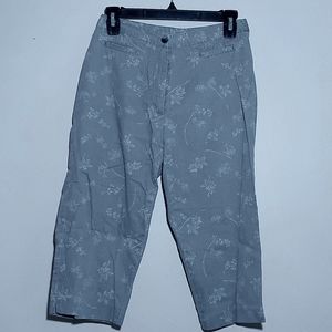Petite Womens gray floral capris